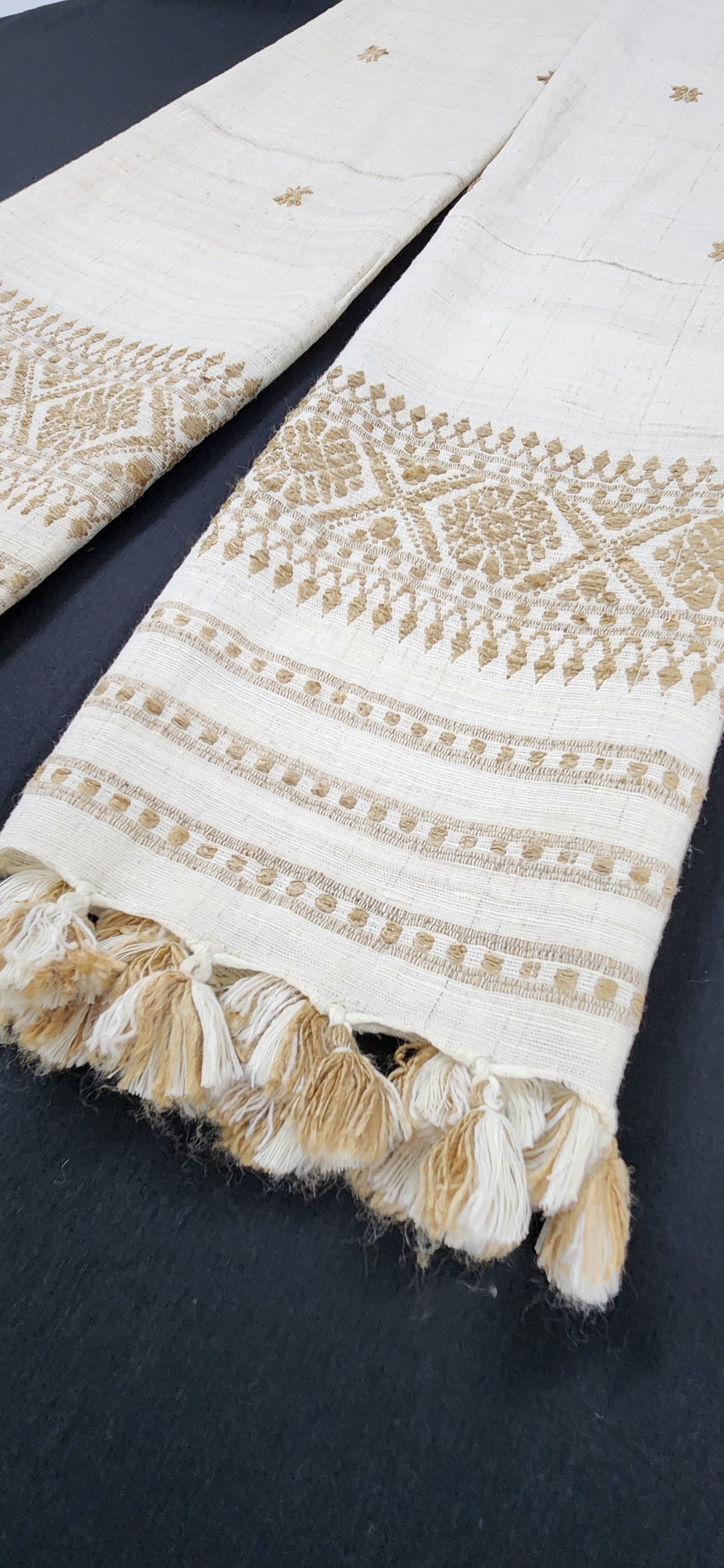 Handwoven White Eri Silk & Ghisa Stole