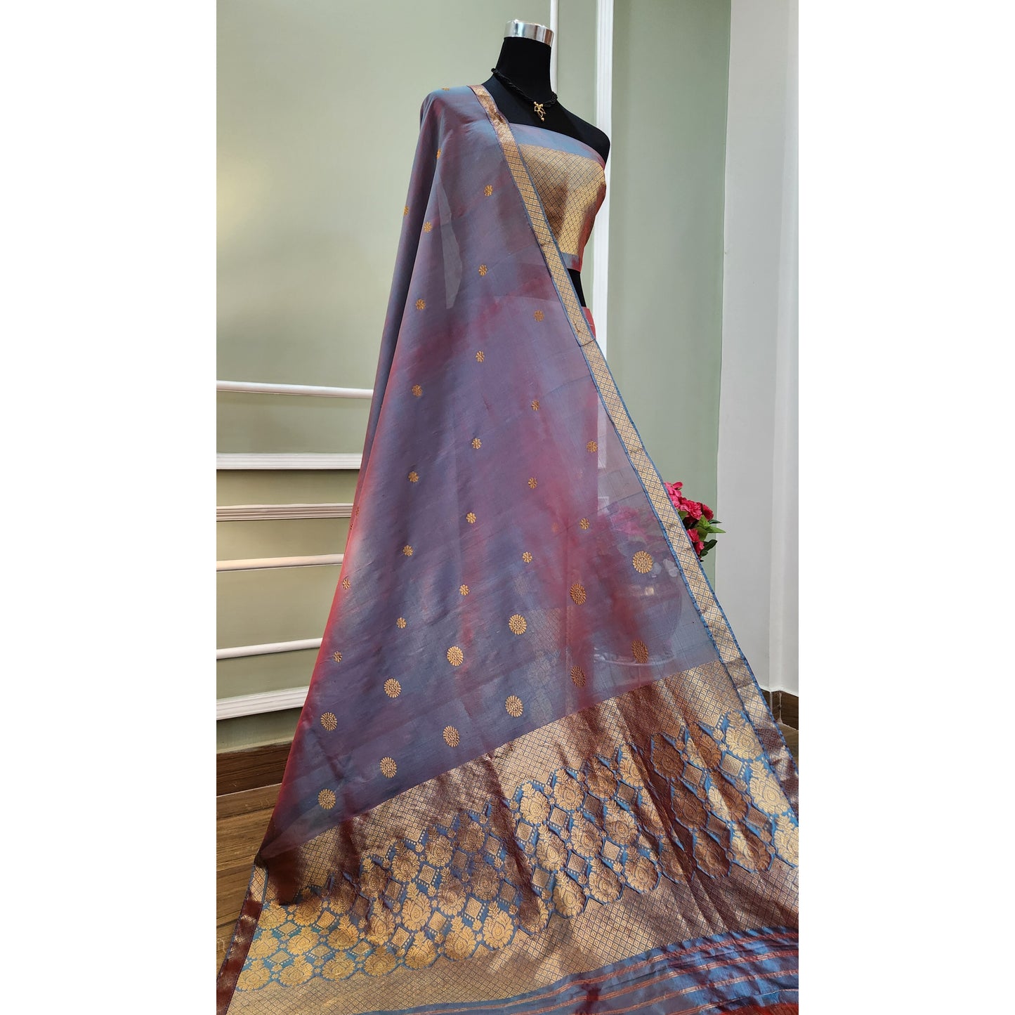Blue Red Hue Pure Mulberry Silk (Paat- Kesapaat) Mekhela Chador