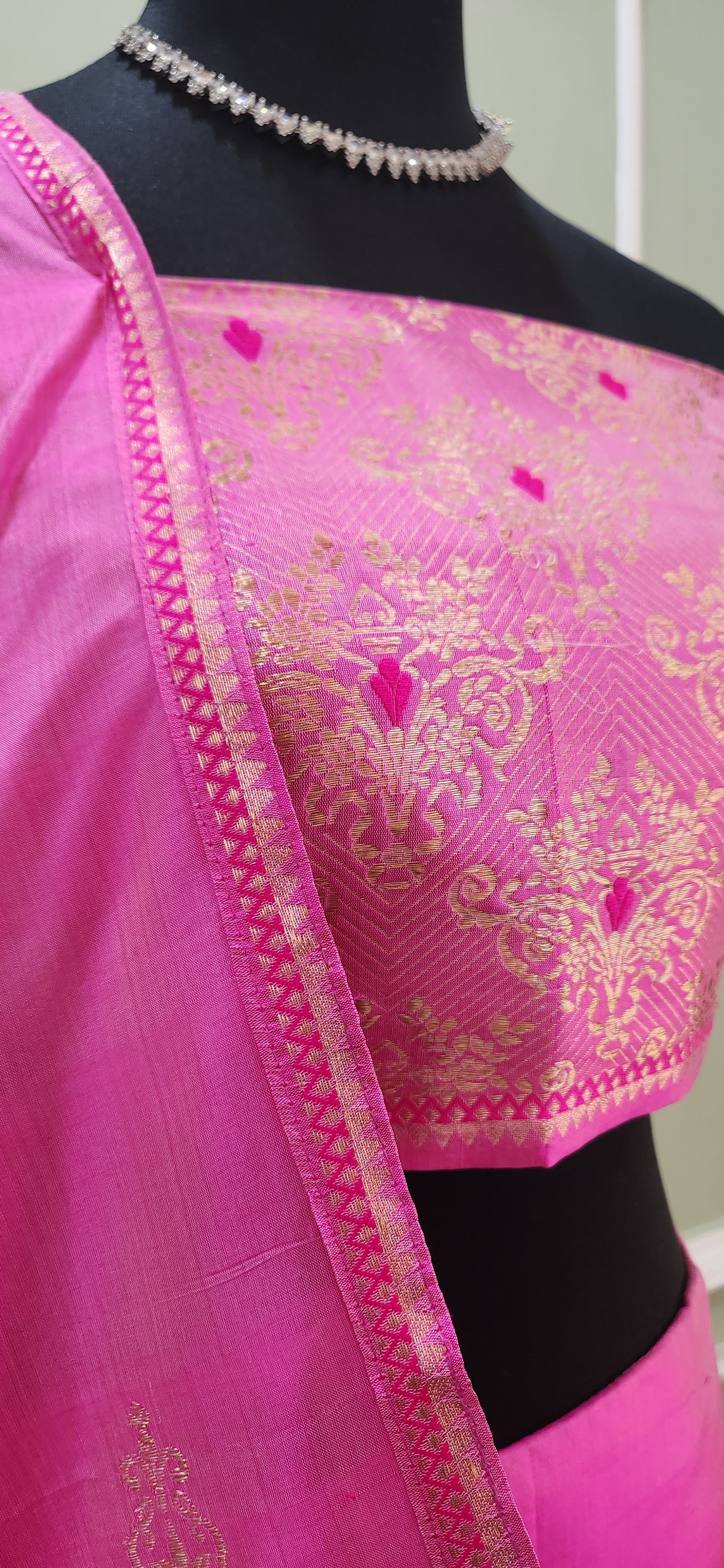 The Gulabi Rani Mekhela Chador
