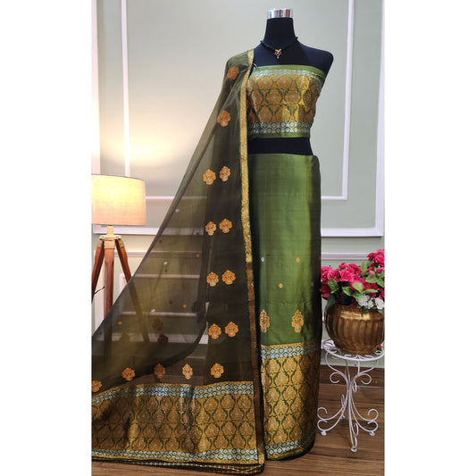 Olive Green Pure Mulberry Silk (Paat-Kesapaat) Mekhela Chador