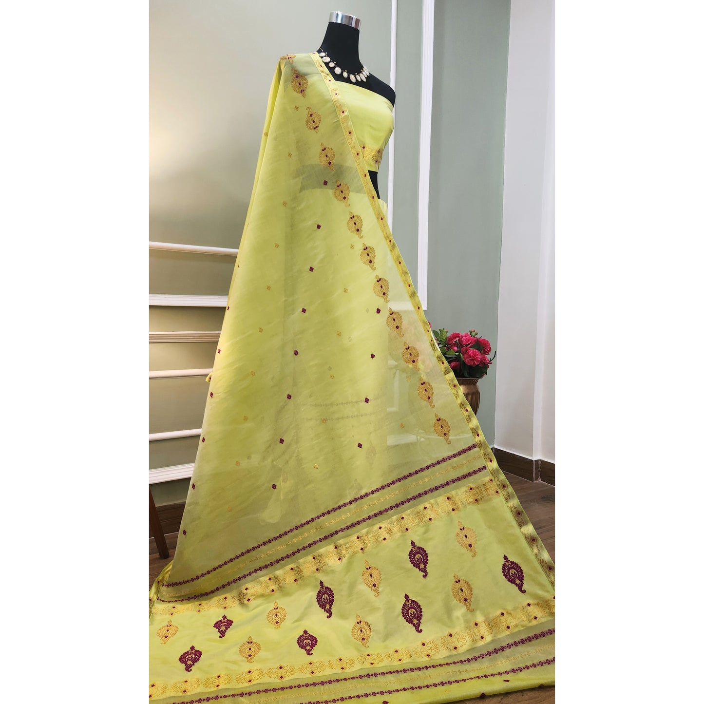 Lime Green Pure Mulberry Silk (Paat-Kesapaat) Mekhela Chador
