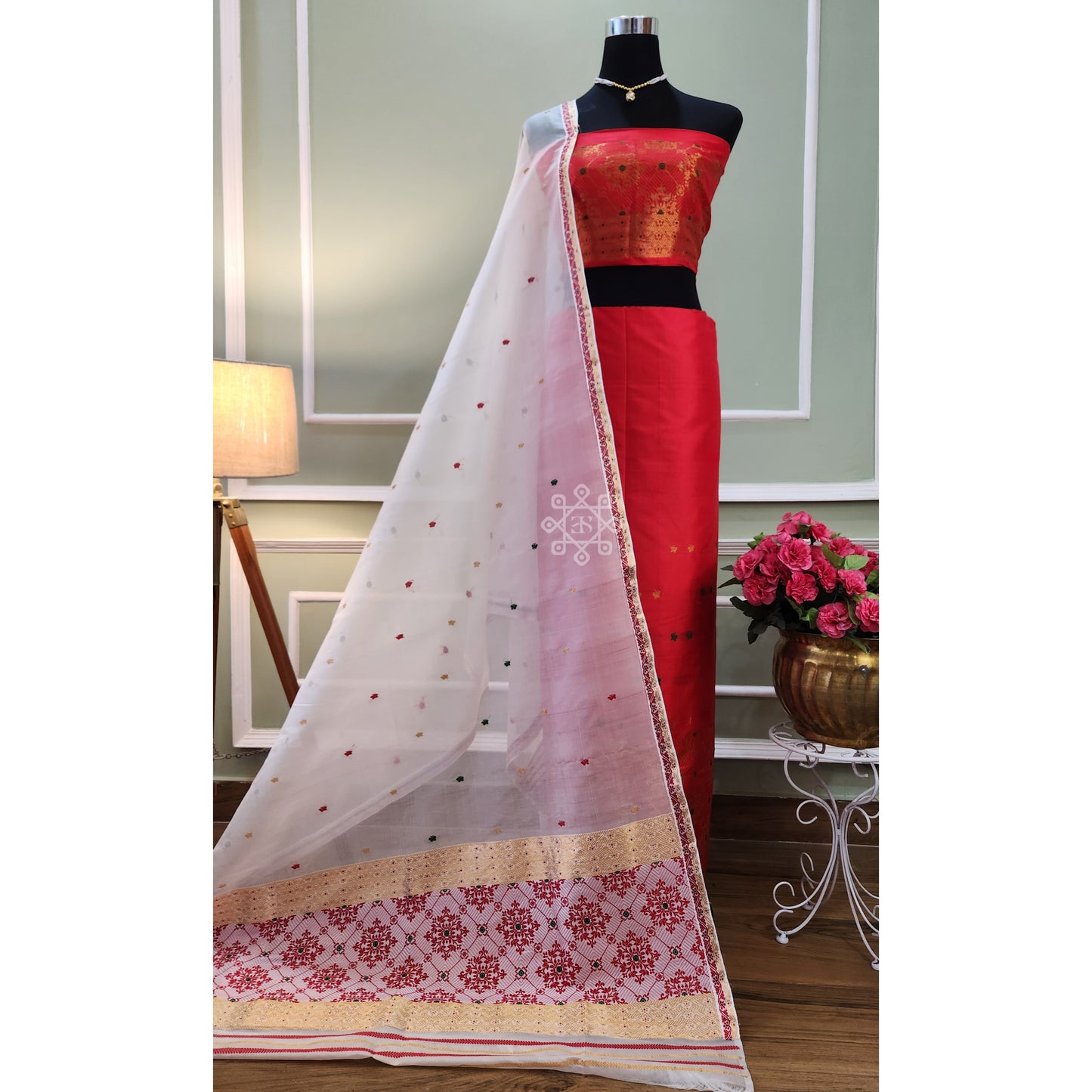 Red-White Pure Mulberry Silk (Paat-Kesapaat) Mekhela Chador