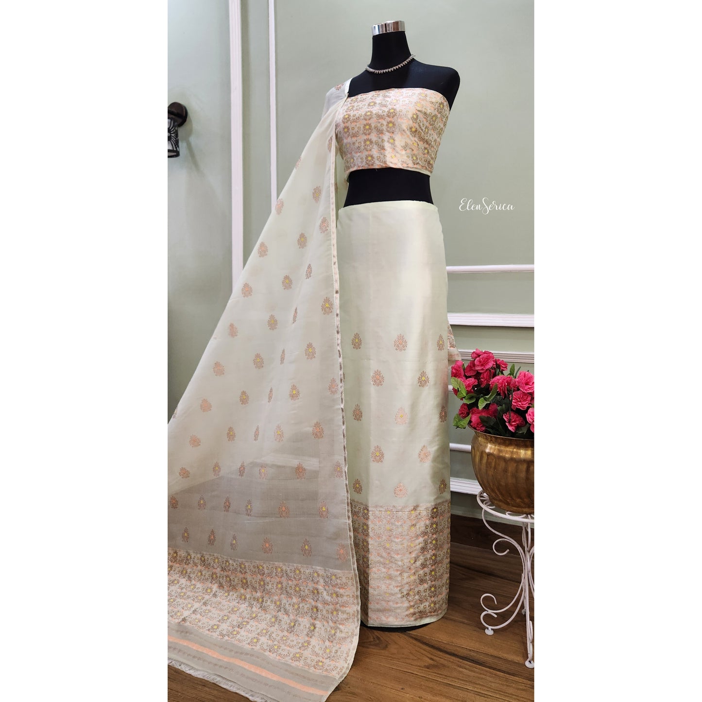 Light Green Mulberry Silk (Paat-Kesapaat) Mekhela Chador